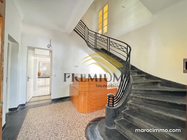 A vendre villa exceptionnelle qu artier orangers — 2