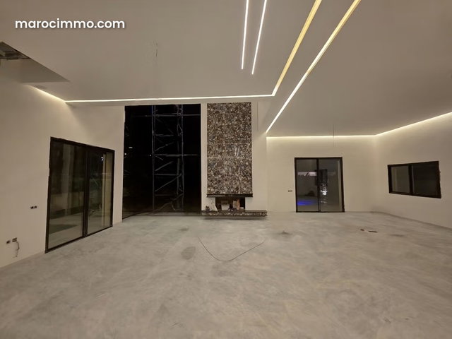 Exceptional villa for sale on the Noria golf course – 5 suites – heated overflow pool – domotics – Atlas view – available immediately — 3