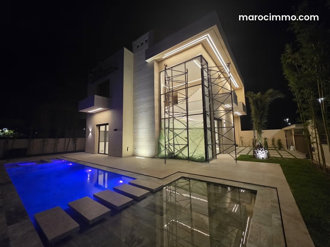 Luxury 5-Suite Villa with Heated Pool, Tahanaoute Road — Marrakesh