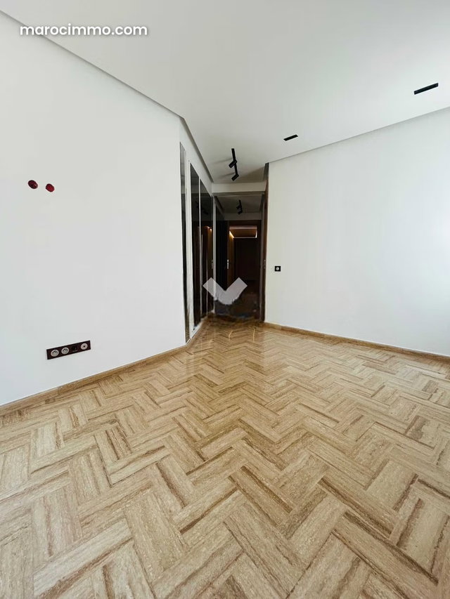 Appartement à Vendre de 250.0 m² à Casablanca, Racine — 4