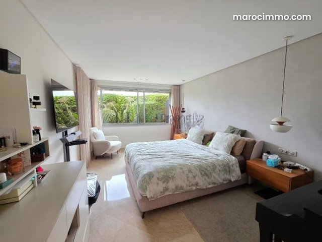 Beau t4 de 370m² titrés en rez de jardin — 3