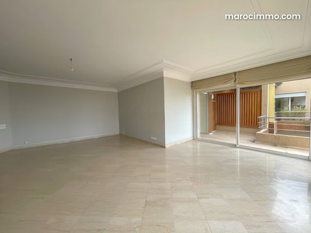 Beautiful Apartment for Rent in Ain Diab. 4 Comfortable Bedrooms. Nice Terrace and Garden — 4