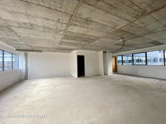 Bureau Neuf 387 M² En Location Sur CFC — 2