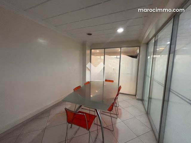 Bureau à Louer de 136.0 m² à Casablanca, Triangle D'Or — 2