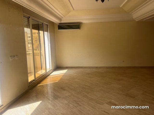 Superbe appartement duplex à vendre à Racine. 5 grandes pièces. Terrasse — 3