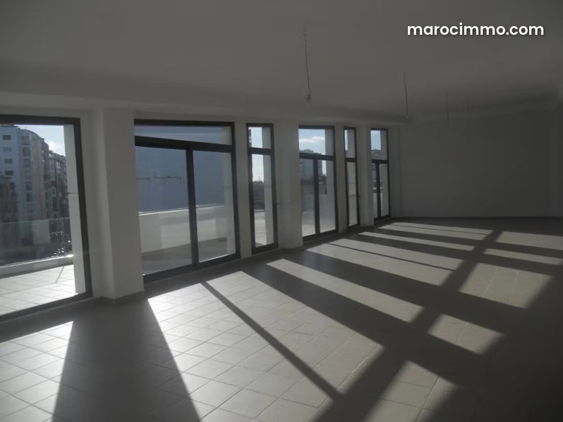 375 sqm Office, Bourgogne, Casablanca, High-Standard Building — Casablanca