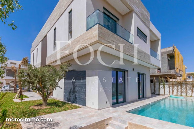 Villa avec prestations premium — 2