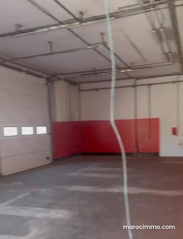 Louez ce local commercial à Lissasfa. Superficie 1200 m² — 3