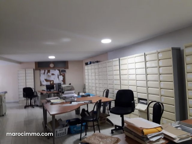Plateau de bureau à louer à BOURGOGNE OUEST — 2