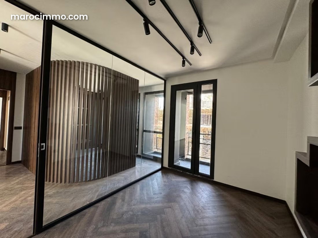 85 m² Office with Terrace for Rent in Palmier, Casablanca — Casablanca
