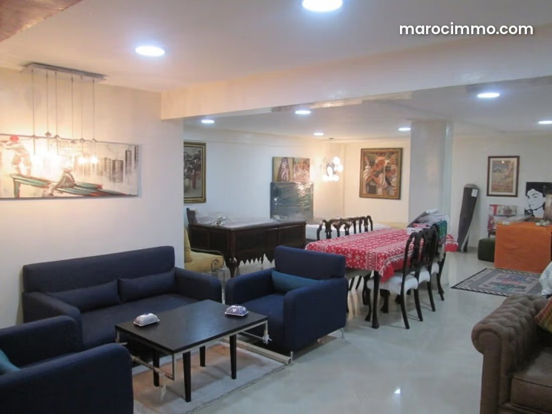 231 sqm Commercial Premises with Mezzanine, Hospitals District — Casablanca