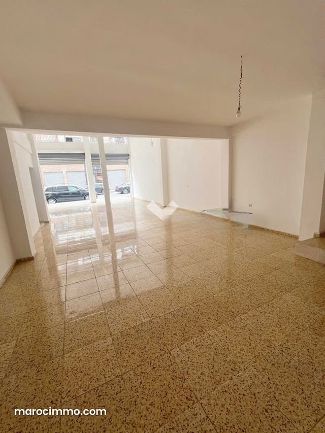 Local commercial à Vendre de 288.0 m² à Casablanca, Sidi Bernoussi — الدار البيضاء