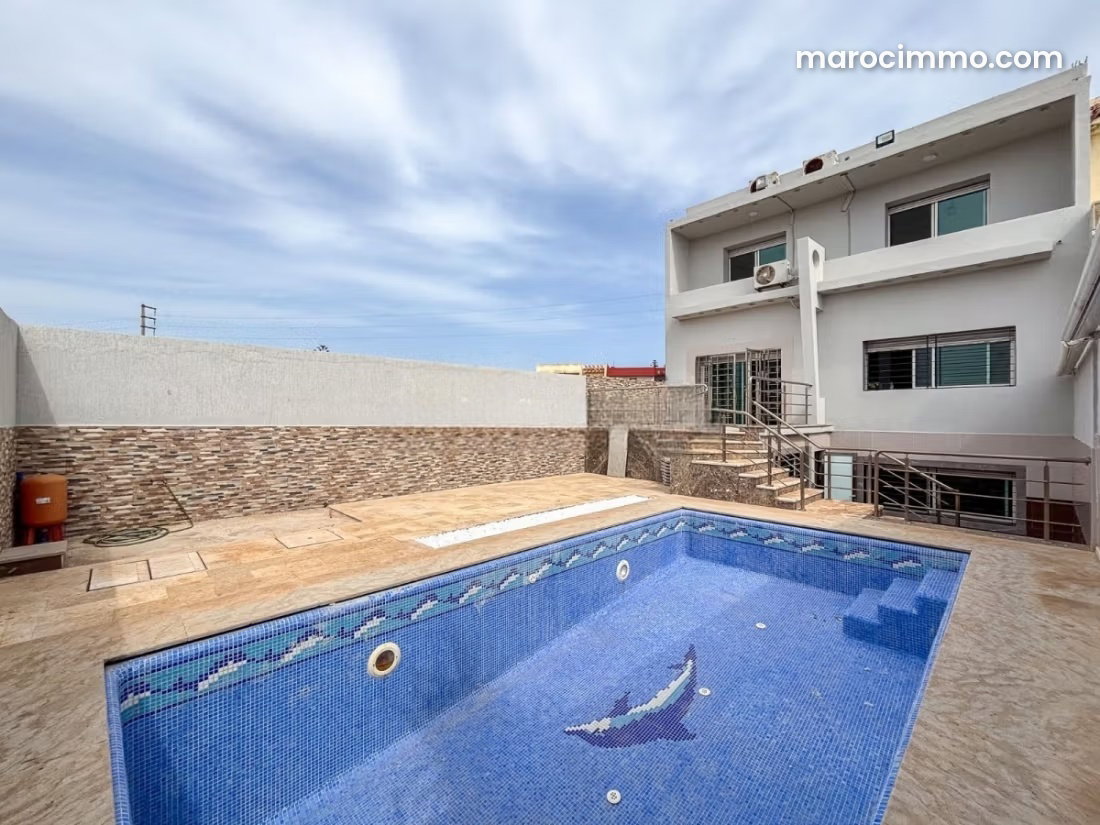Grande villa avec piscine à louer à Dar Bouazza — Dar Bouazza