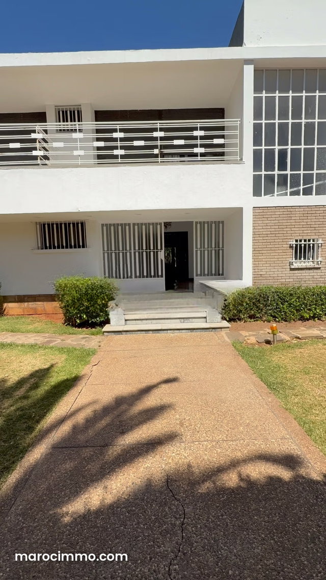 URGENT – Terrain avec villa construite à vendre – 2.456 m² — 4