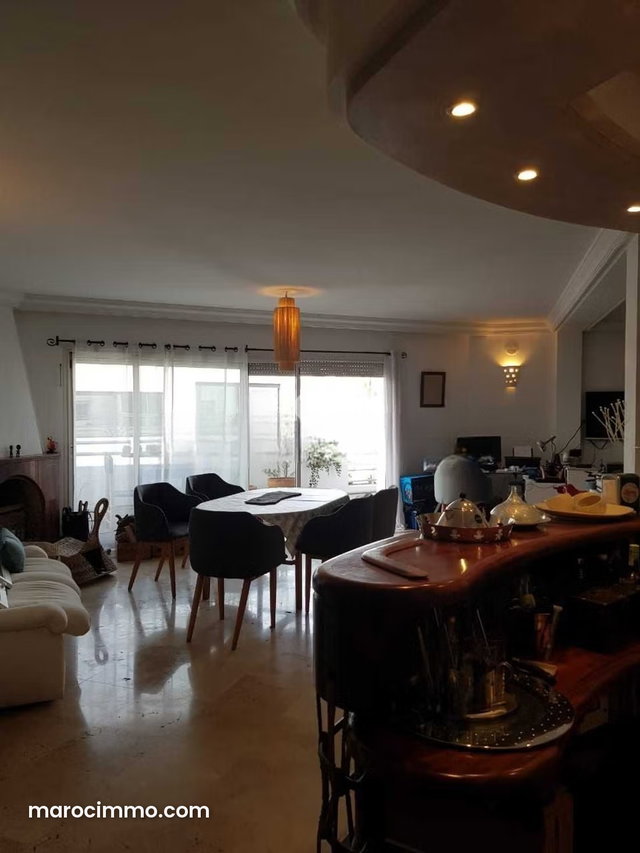 Appartement à Vendre de 252.0 m² à Casablanca, Racine — 3