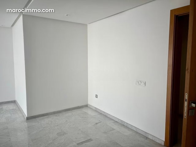 Appartements spacieux avec terrasse et garage — 2