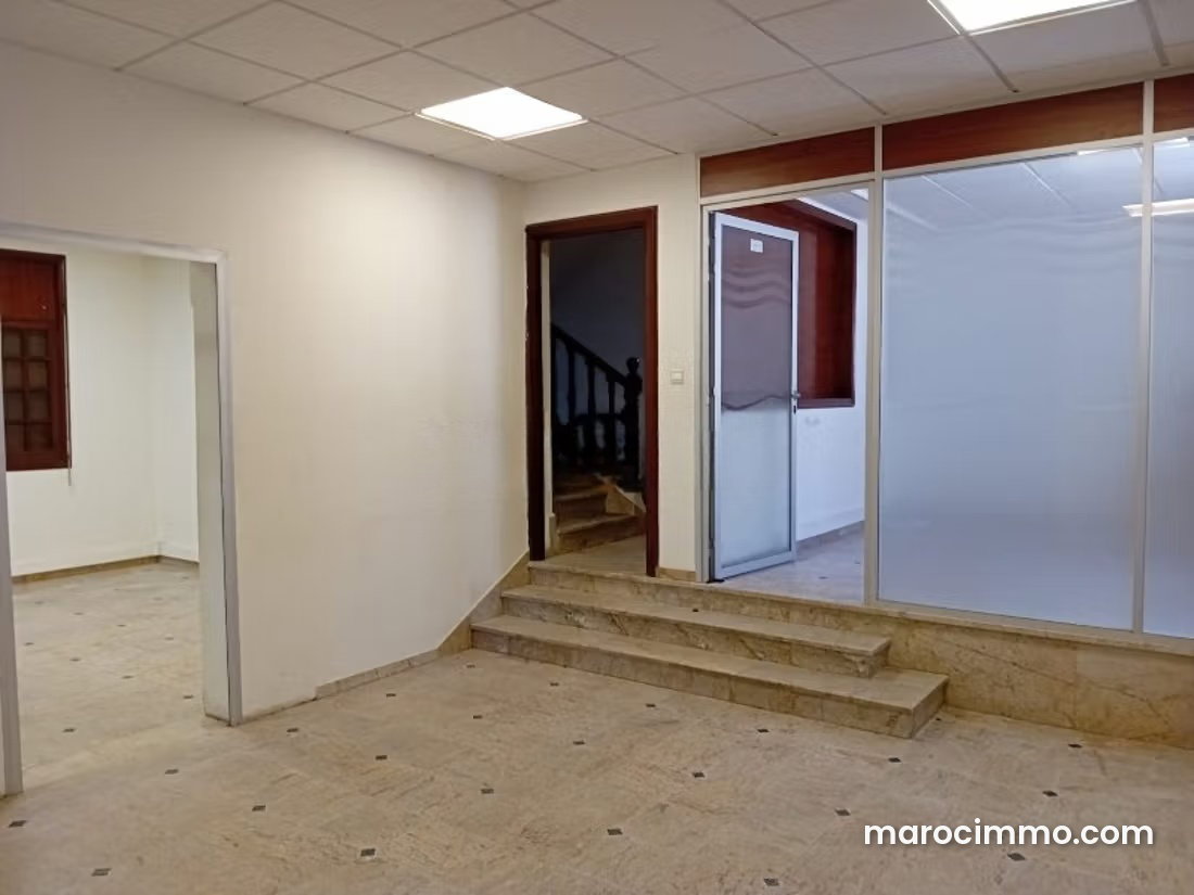 650 m² Office with Garden, El Manar El Hank, Casablanca — Casablanca
