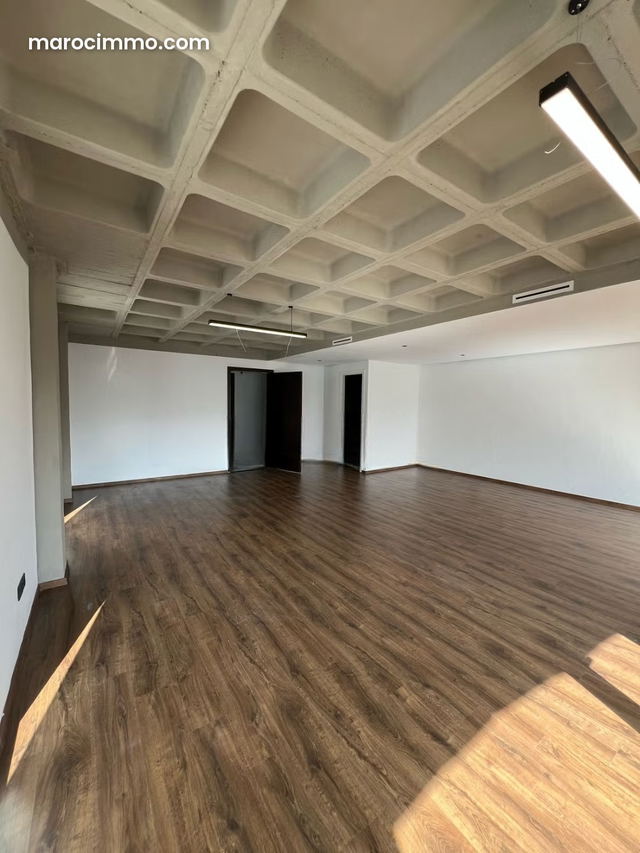 Bureau neuf, 70 m², aménagé, CIL — Casablanca