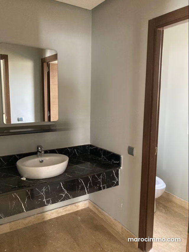 Luxurious House for Sale in Bouskoura, 4 Comfortable Bedrooms. Beautiful Terrace and Garden — 5