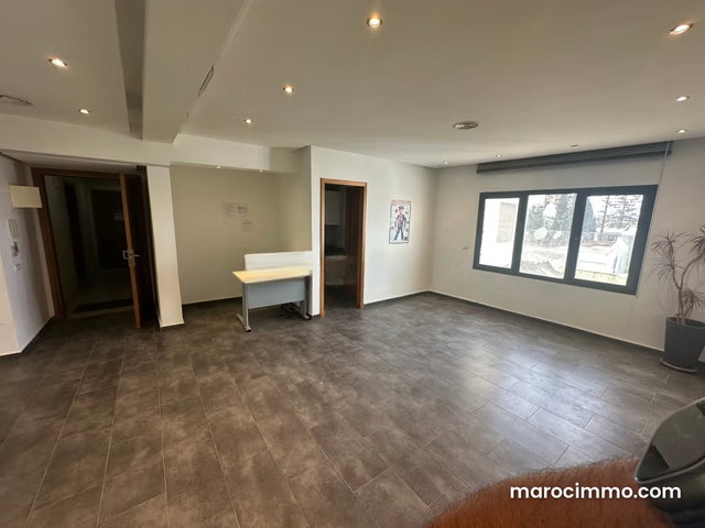 Offices for Sale at CIL Hay Salam fin yaacoub almanssour. 101 m² Surface — 4