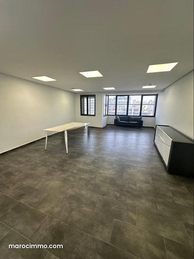 Offices for Sale at CIL Hay Salam fin yaacoub almanssour. 101 m² Surface — 2
