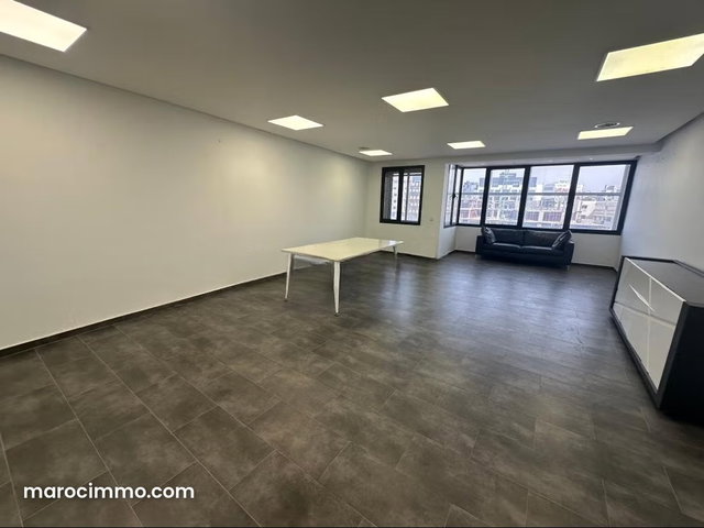 Offices for Sale at CIL Hay Salam fin yaacoub almanssour. 101 m² Surface — 3