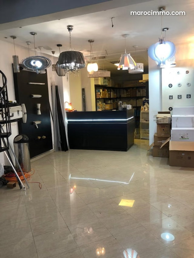 Local commercial 56m2 22m2 mezzanine Bayrouni — 3