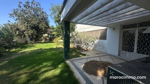 Villa à vendre à Souissi. Superficie bâti 1000 m². Belle terrasse et jardin — 3