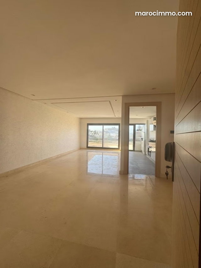 À LOUER – Bel appartement avec grande terrasse à Oasis — 2