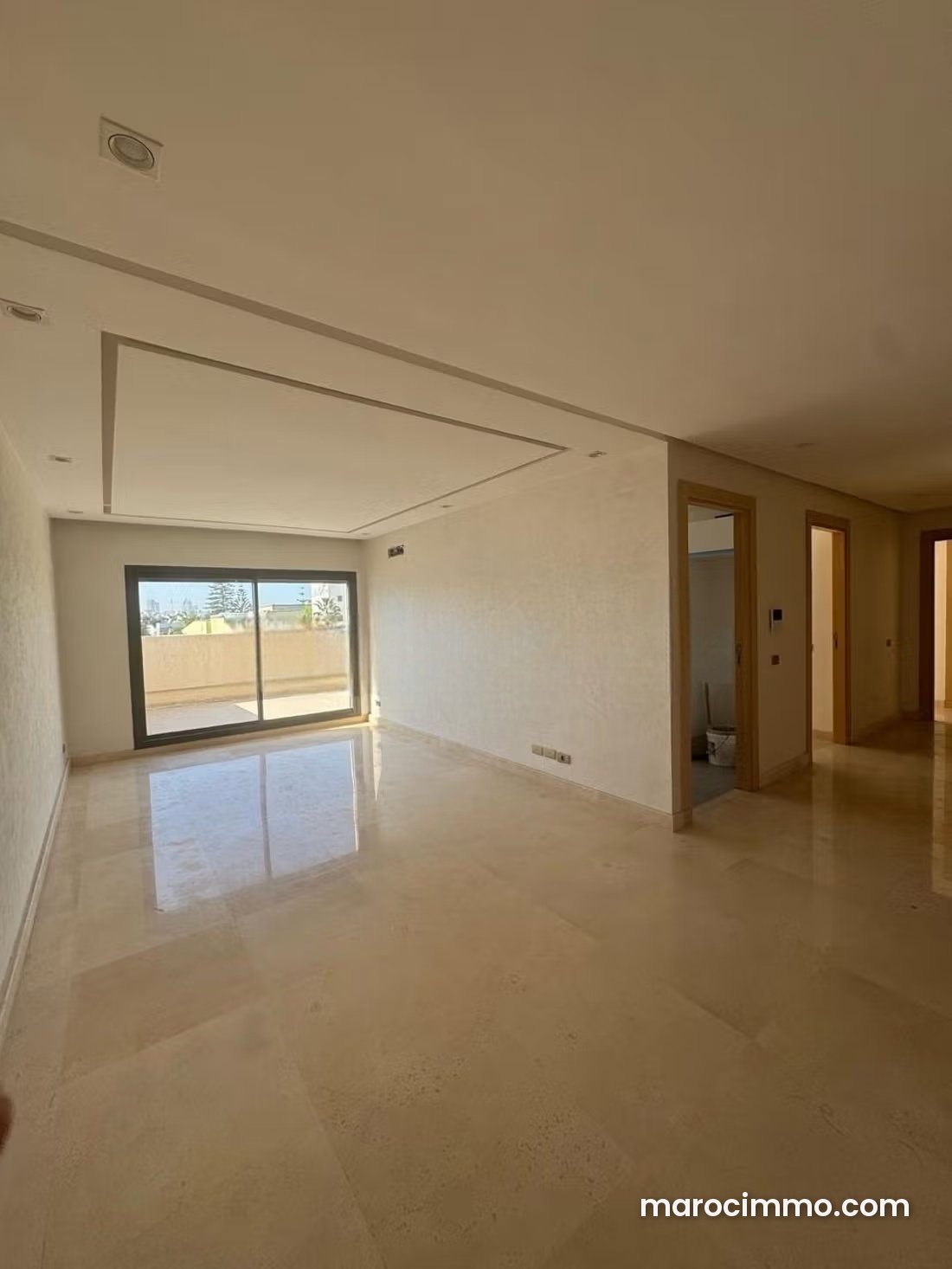 106 sqm apartment with terrace for rent in Oasis, Casablanca — Casablanca