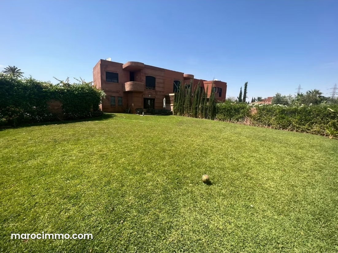 500 m² Villa with Swimming Pool for Sale, Route de Fès, Marrakech — Marrakesh