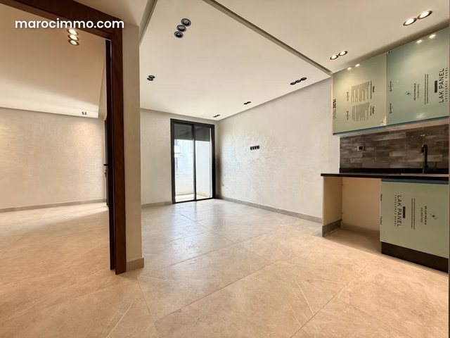 Très beau studio neuf jamais habité au sein d’un immeuble de standing — 2