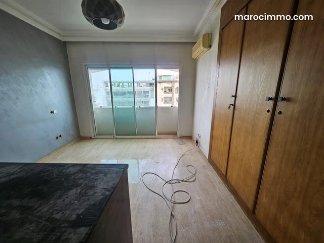 Rent this apartment in Racine. 4 bedrooms. Double-glazed windows and a secure door — 5