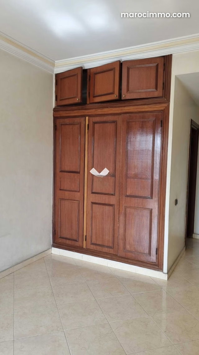 Appartement à Vendre de 143.0 m² à Casablanca, Hopitaux — 2