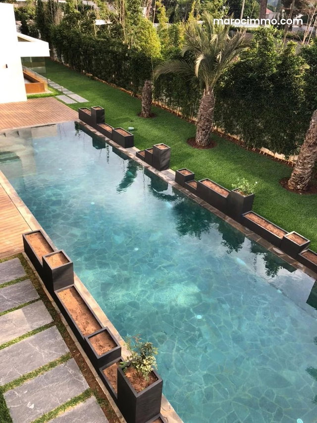 Luxurious 5-Bedroom Villa with Pool — 4