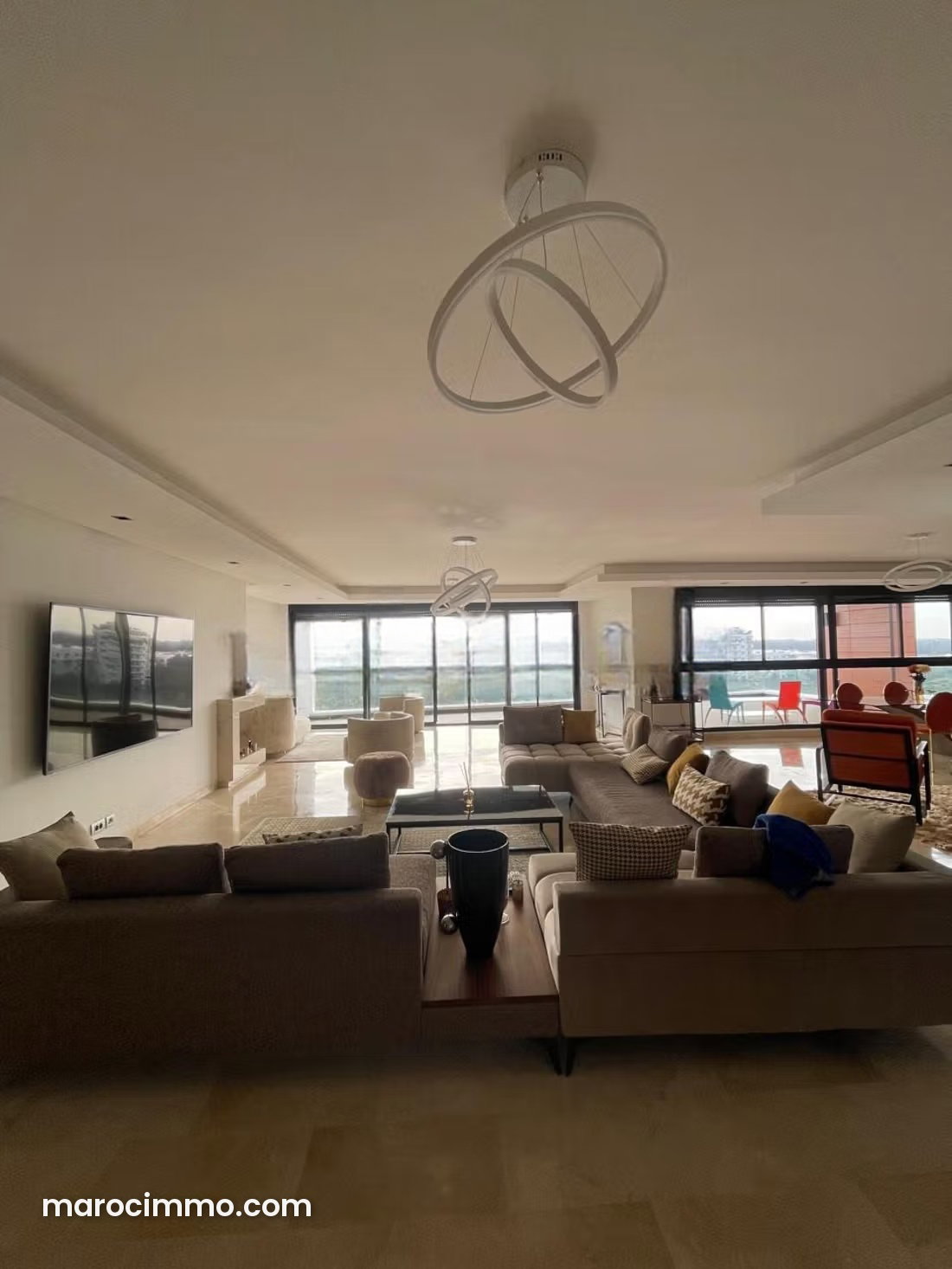 330 sqm penthouse, 5 bedrooms, terrace and pool, Souissi, Rabat — Rabat