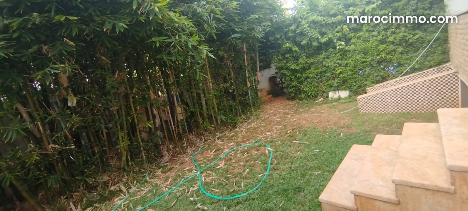 Maison 273 m² à rénover, Harhoura, Temara : triplex avec jardin — Temara