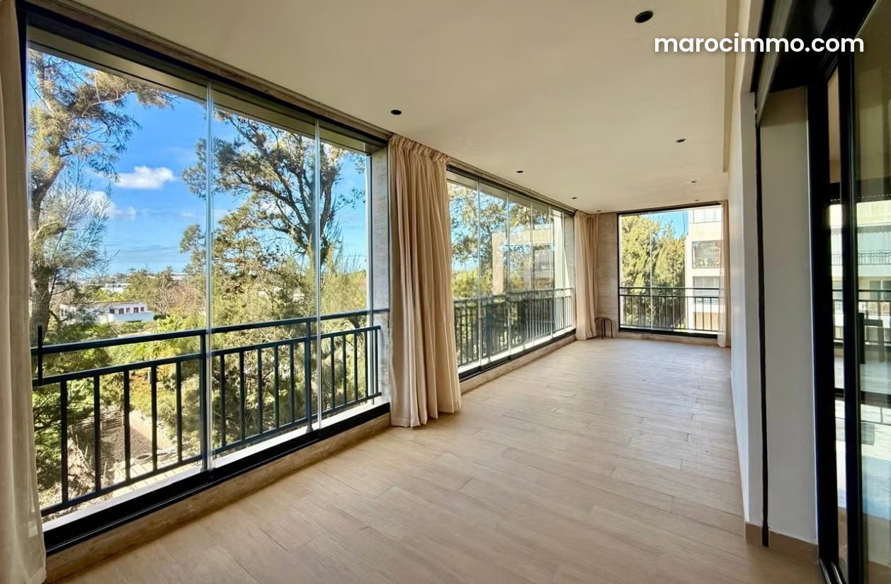 240 sqm Duplex with Garden and Terrace, Souissi, Rabat — Rabat