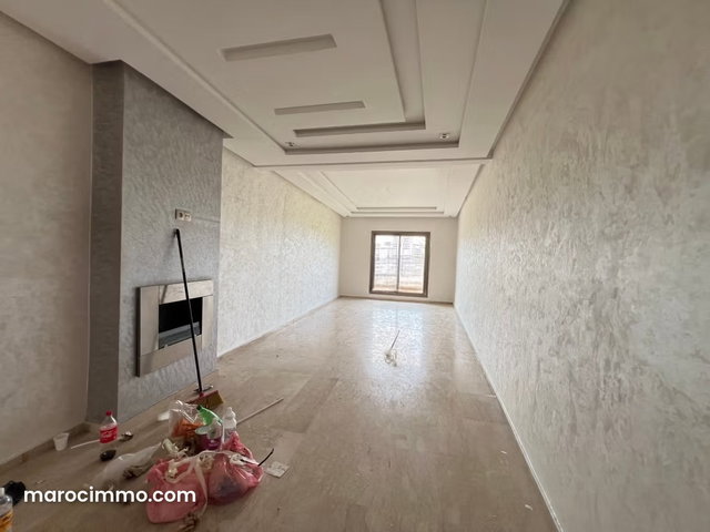 Apartment for rent in Beauséjour. 2 comfortable bedrooms. Elevator and parking spaces — 2