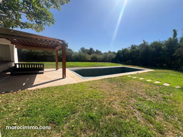 Villa isolée à la location front golf vide ou meublé — 3