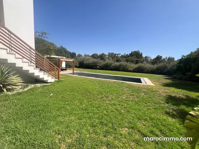 Villa isolée à la location front golf vide ou meublé — 2