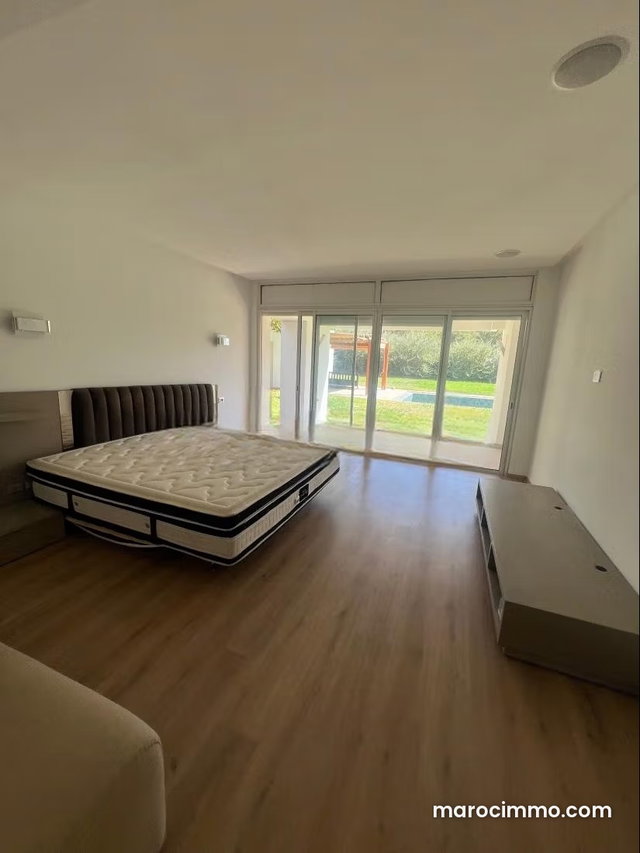 Villa isolée à la location front golf vide ou meublé — 4