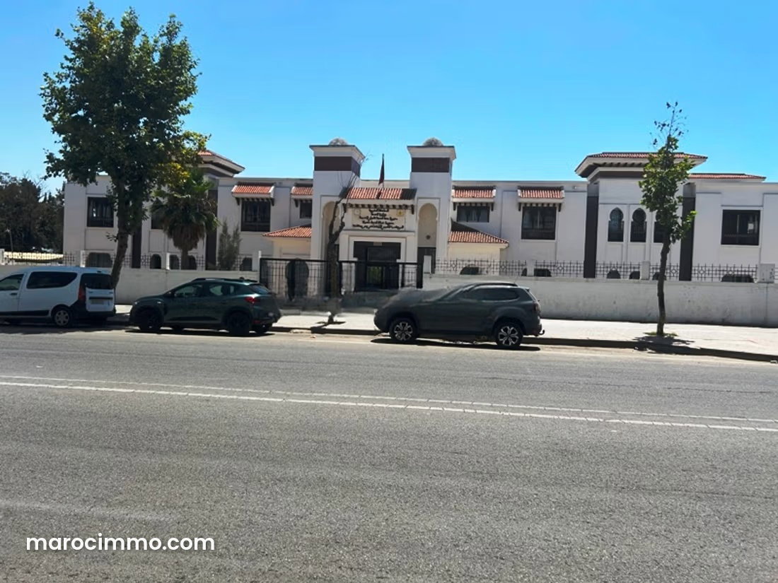 Maison 460 m² avec 3 appartements et commerce, El Majd, Tanger — Tanger