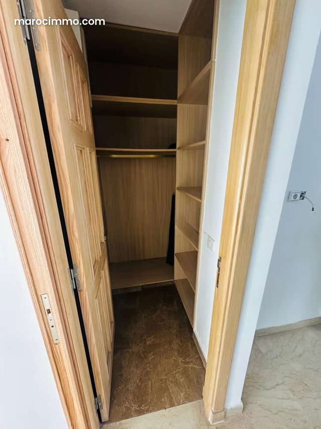 Studio d’exception à vendre à Gauthier. 65m2 dont 32m2 de terrasse. 1 chambre 1 Espace couchage lit 2 places. Boxe et Place de parking — 2