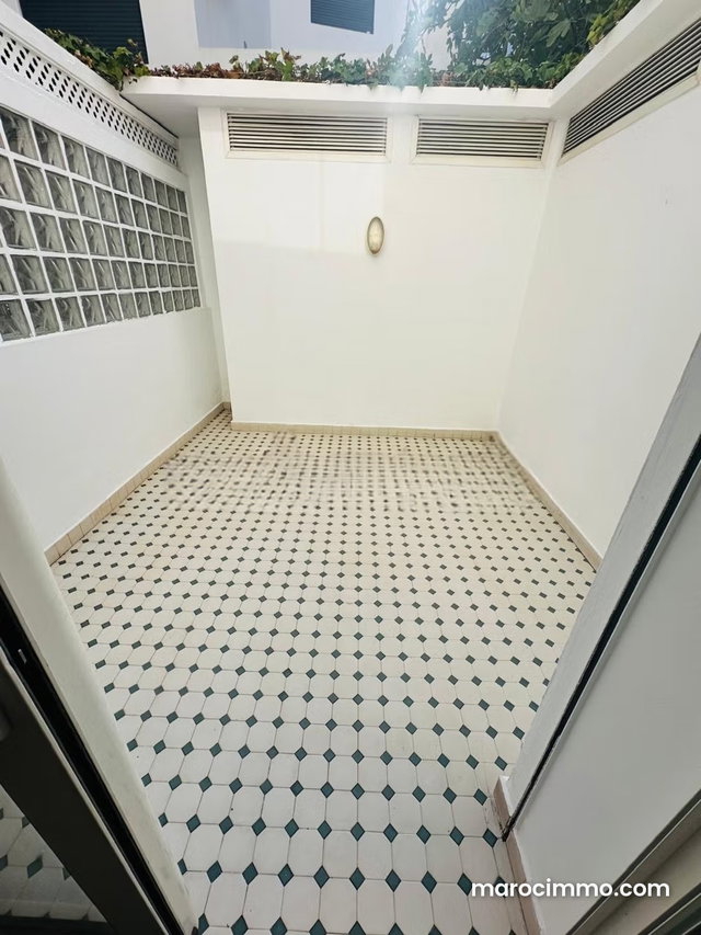 Studio d’exception à vendre à Gauthier. 65m2 dont 32m2 de terrasse. 1 chambre 1 Espace couchage lit 2 places. Boxe et Place de parking — 4