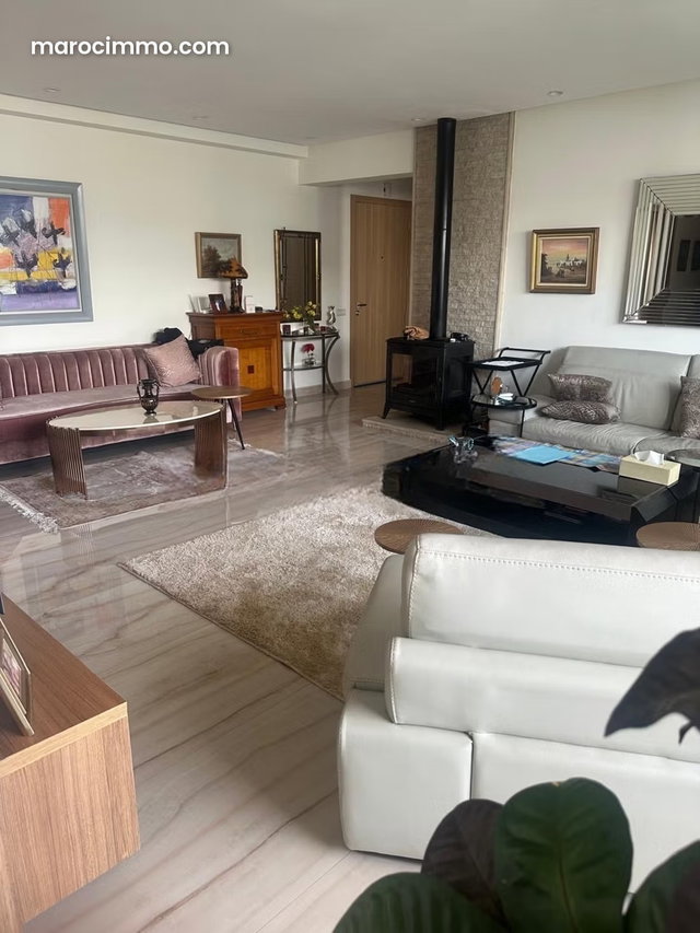 Splendide appartement à vendre à El Menzeh. 3 chambres — 3
