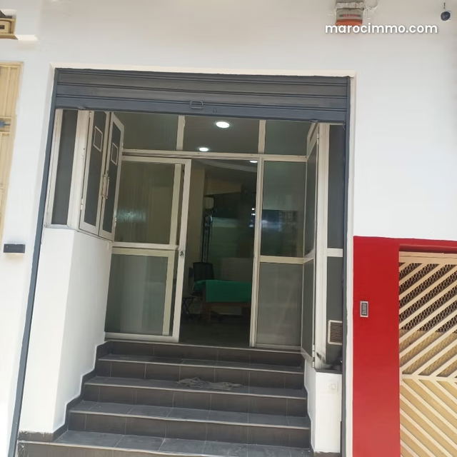 Local commercial à louer à Mers Sultan. Surface totale 210 m² — الدار البيضاء