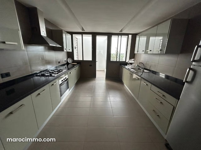 Splendide appartement à LOUER à Souissi — 4