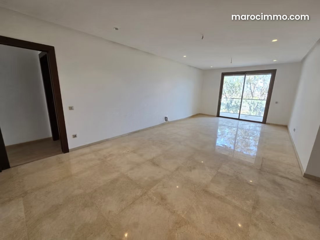 شقة راقية بحديقة وتراس للكراء في السويسي الرباط — الرباط
