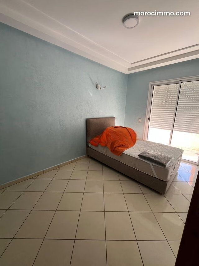Villa de luxe à vendre à Sidi Rahal. 3 chambres. Tout confort avec cheminée et climatisation — 3